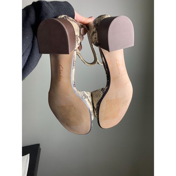 (Sold) NEW Clarks Elisa Dedra Snake Embossed Sanda - Picture 8 of 8
